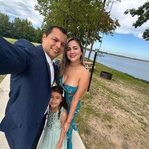 Meet your Posher, Carlos